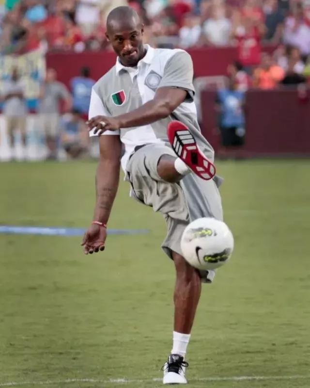 德甲半场：莱默尔破门，纳尔泰进球被吹，拜仁1-0斯图加特（半场战报：莱默尔建功，纳尔泰进球被判无效，拜仁1-0领先斯图加特）