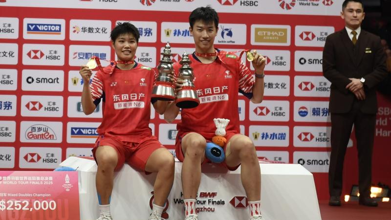 鹈鹕将围绕费尔斯、奎因重建，愿听取锡安、墨菲与琼斯的报价（鹈鹕重建围绕费尔斯与奎因，愿听取对锡安、墨菲、琼斯的交易报价）