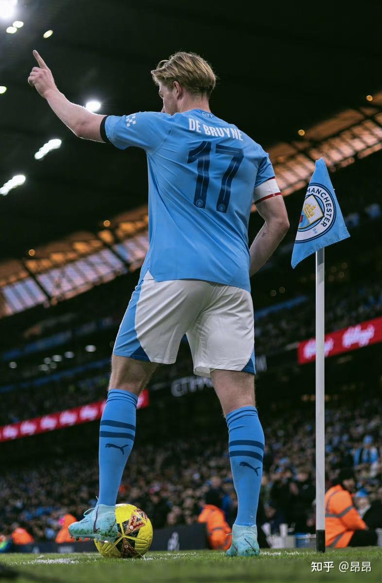 皇马本泽马梅开二度助球队取胜（本泽马双响助皇马告捷）