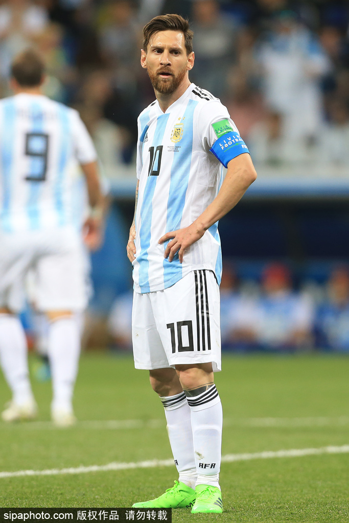 巴萨官方欢迎梅西回归诺坎普：里奥，我们随时欢迎你回家！（巴萨官宣欢迎梅西重返诺坎普：里奥，家门永远为你敞开！）